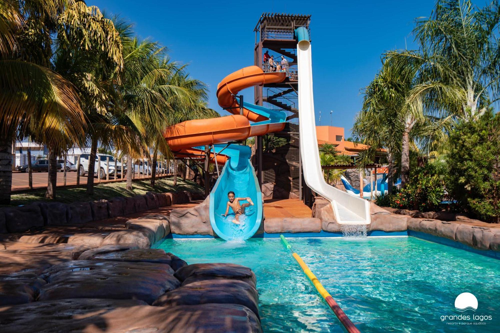 Grandes Lagos Resorts E Parque Aquatico Santa Clara d'Oeste Экстерьер фото