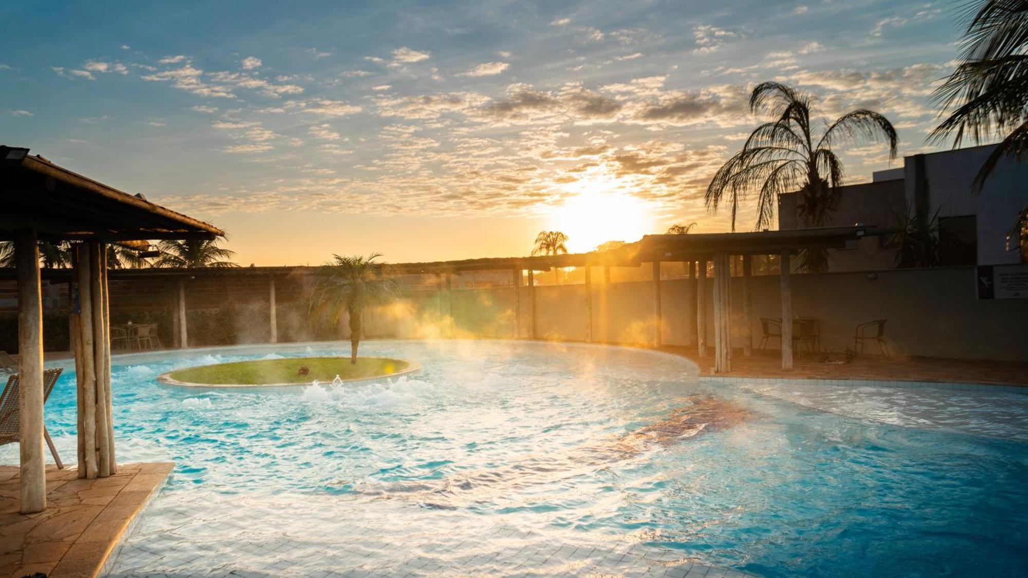 Grandes Lagos Resorts E Parque Aquatico Santa Clara d'Oeste Экстерьер фото